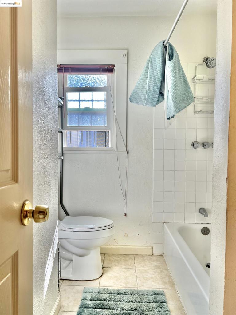 E OAKLAND - Residential