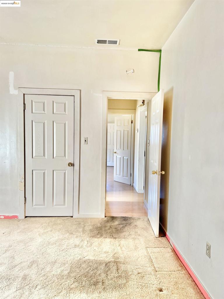 E OAKLAND - Residential