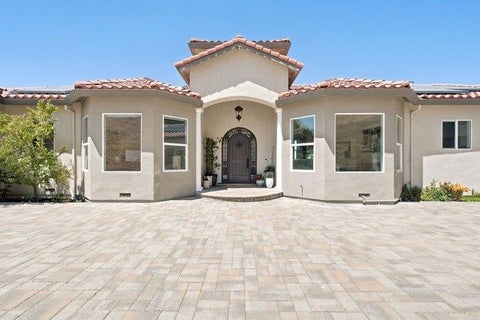 Photo of 2774 Butterfly Court, San Juan Bautista, CA 95045 (MLS # ML82050437)