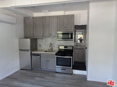 Photo of 3920 Highland Avenue, Manhattan Beach, CA 90266 (MLS # 25568207)