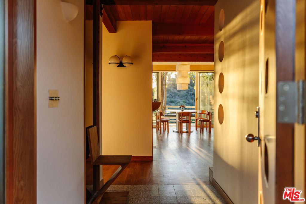 2753 Nichols Canyon Road