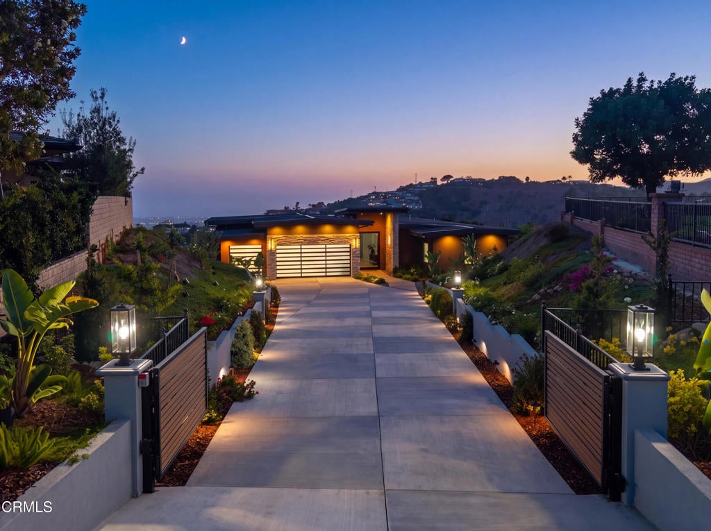 7152 Ridgecrest Court