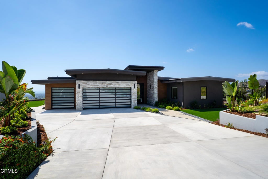 7152 Ridgecrest Court