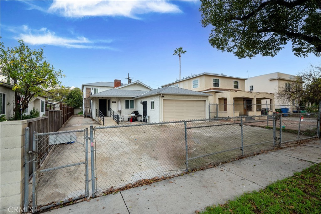 833 W 41st Drive