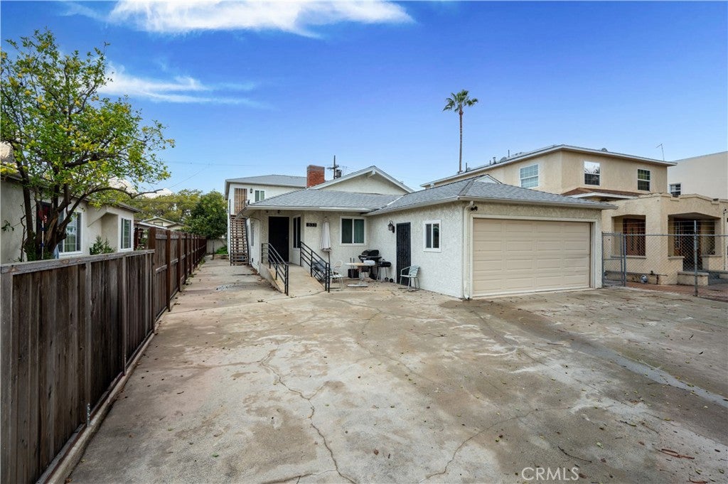 833 W 41st Drive