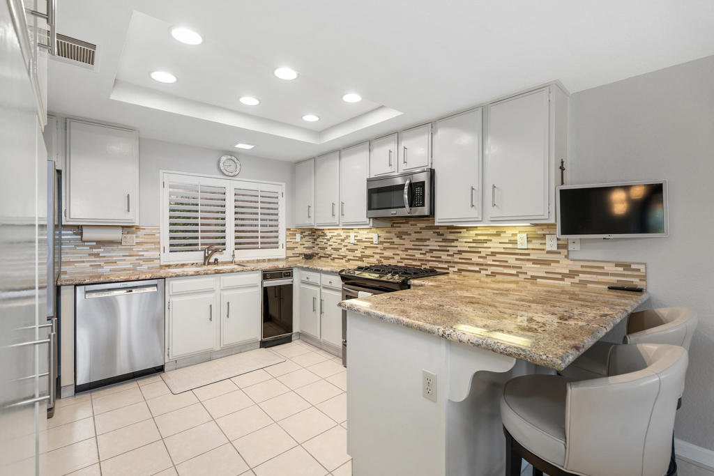 Chaparral C.C. - Residential