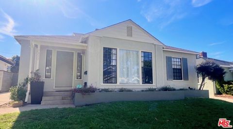 Photo of 7311 Dunfield Avenue, Los Angeles, CA 90045 (MLS # 25573789) Photo of 7311 Dunfield Avenue, Los Angeles, CA 90045 (MLS # 25573789)