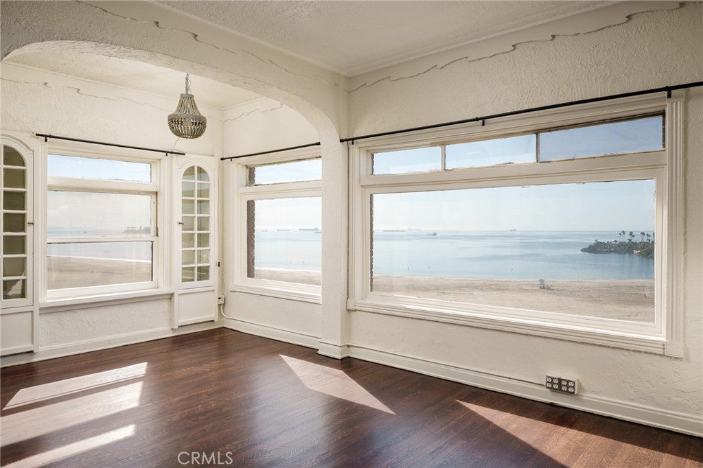 1030 E Ocean Boulevard 611