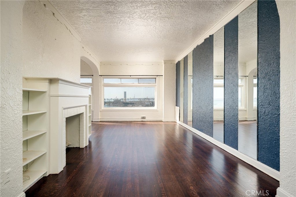 1030 E Ocean Boulevard 611