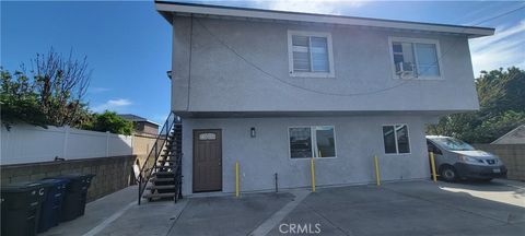 Photo of 11624 208th St, Lakewood, CA 90715 (MLS # CV26045989)