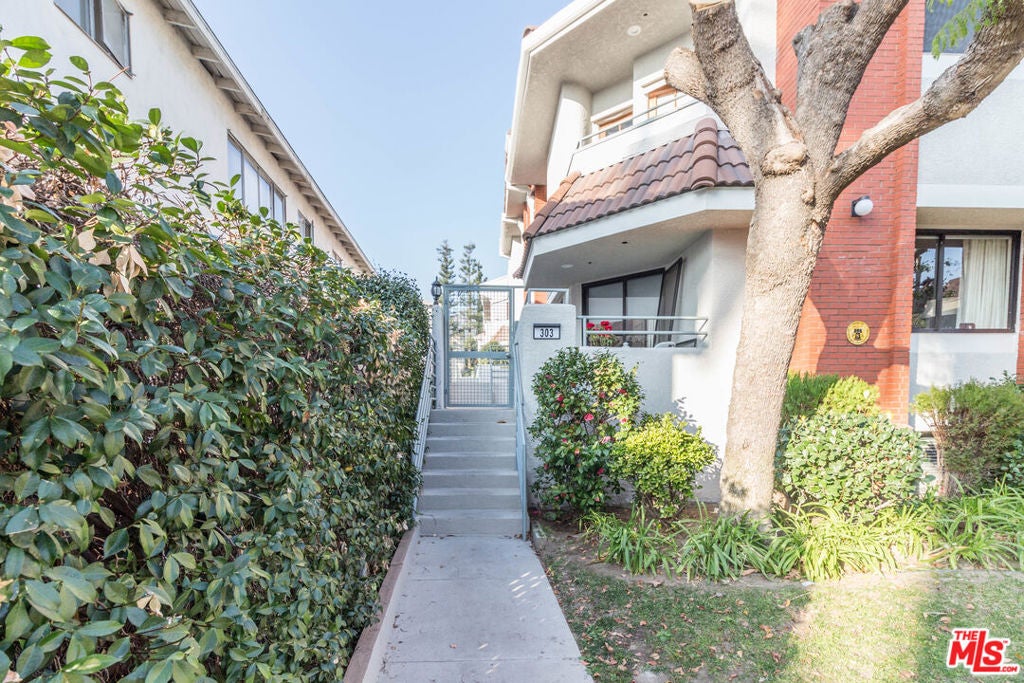 301 W Loraine Street 8, Glendale CA 91202