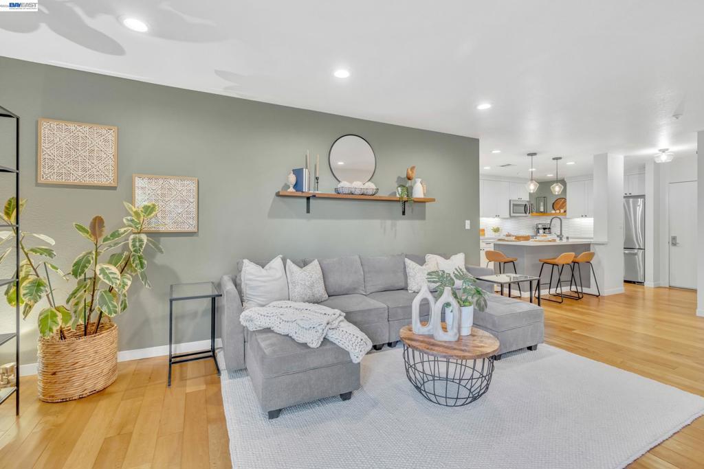 1201 Alta Vista Dr 108
