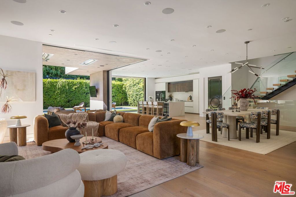 Photo of 1845 Coldwater Canyon Drive, Beverly Hills, CA 90210 (MLS # 26994871)