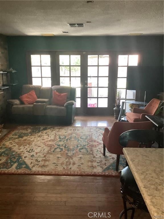 6904 Ranch House
