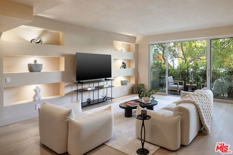 Photo of 818 N Doheny Drive #205, West Hollywood, CA 90069 (MLS # 26834643)