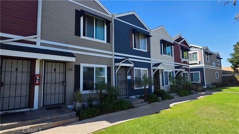 Photo of 1985 POMONA Avenue #M, Costa Mesa, CA 92627 (MLS # NP26114948)