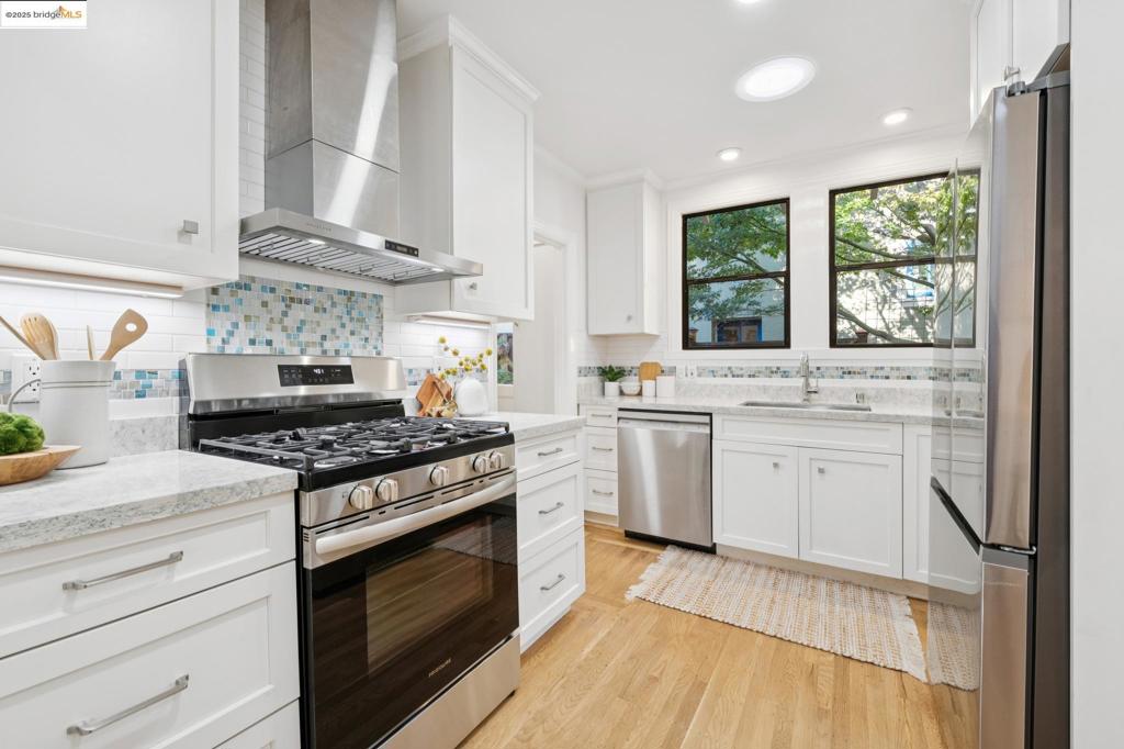THOUSAND OAKS - Residential