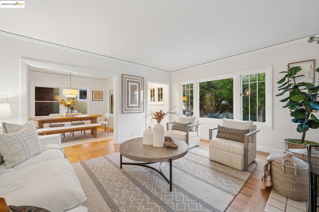THOUSAND OAKS - Residential