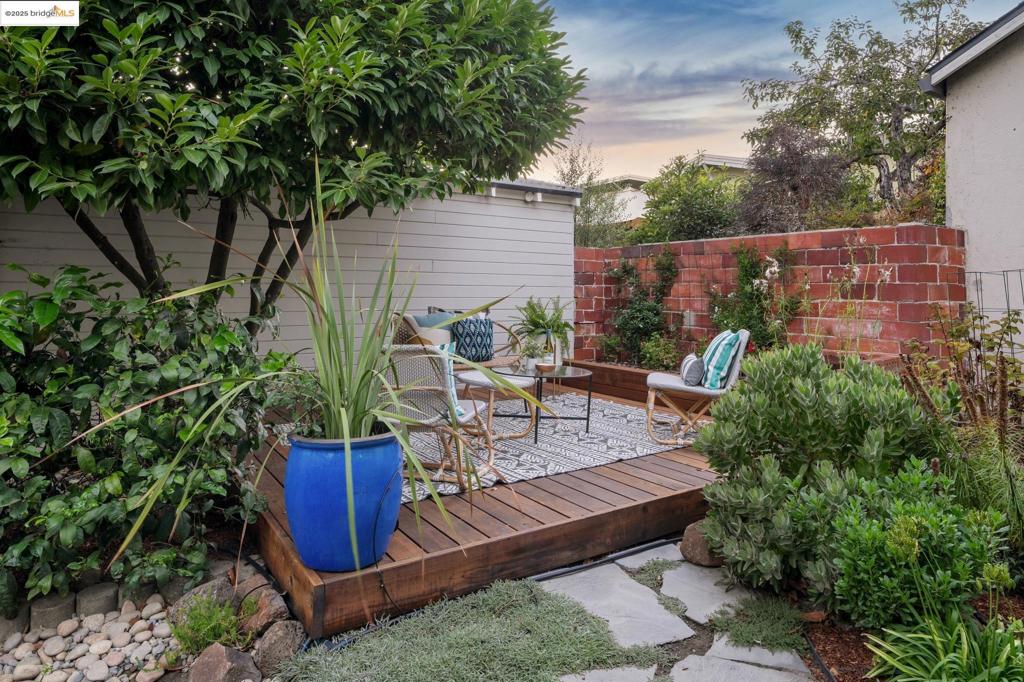 THOUSAND OAKS - Residential