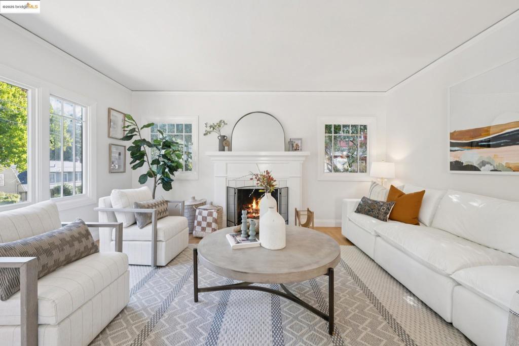 THOUSAND OAKS - Residential