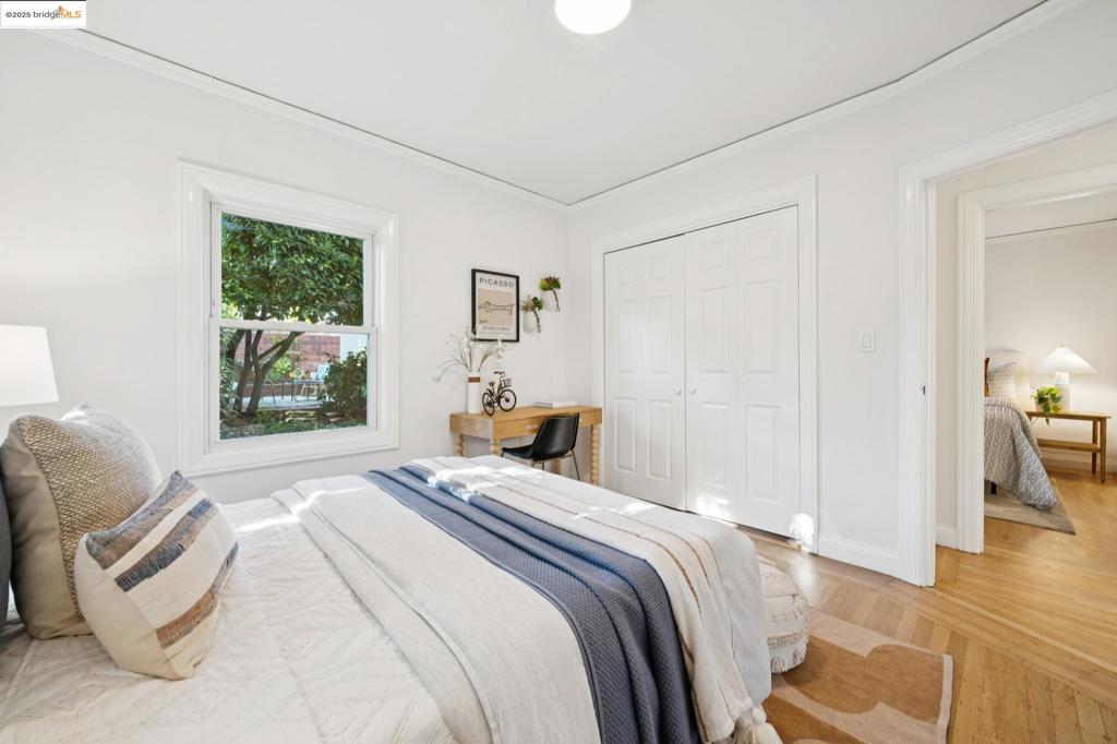 THOUSAND OAKS - Residential