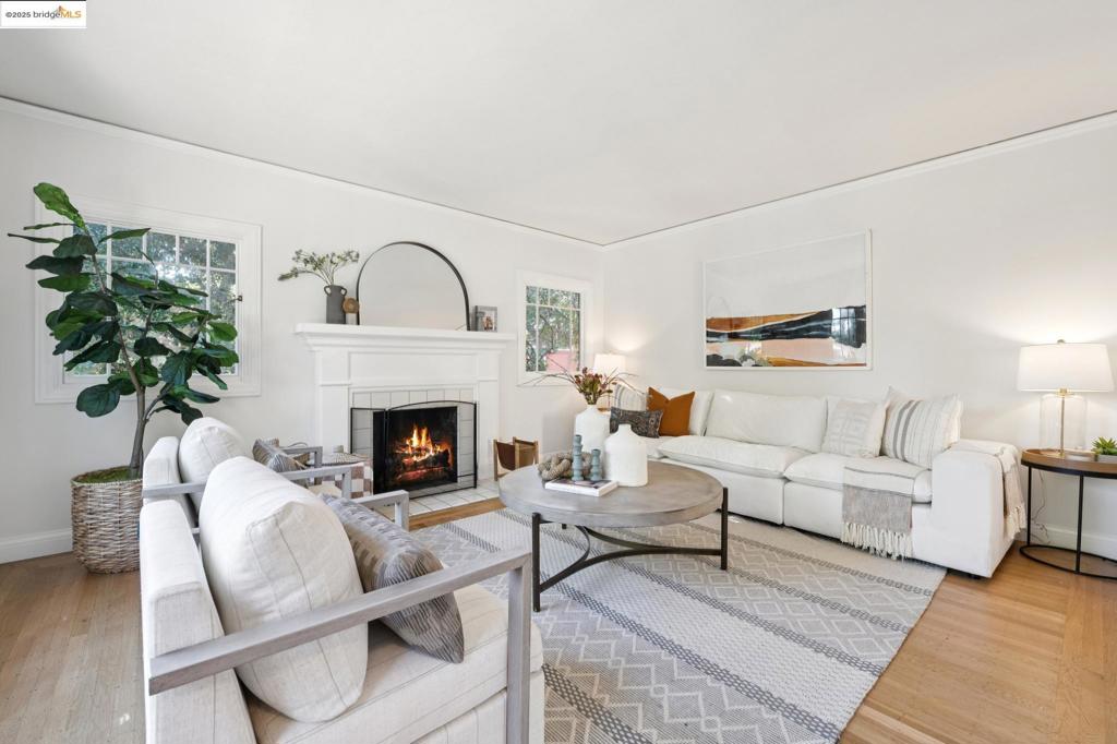THOUSAND OAKS - Residential