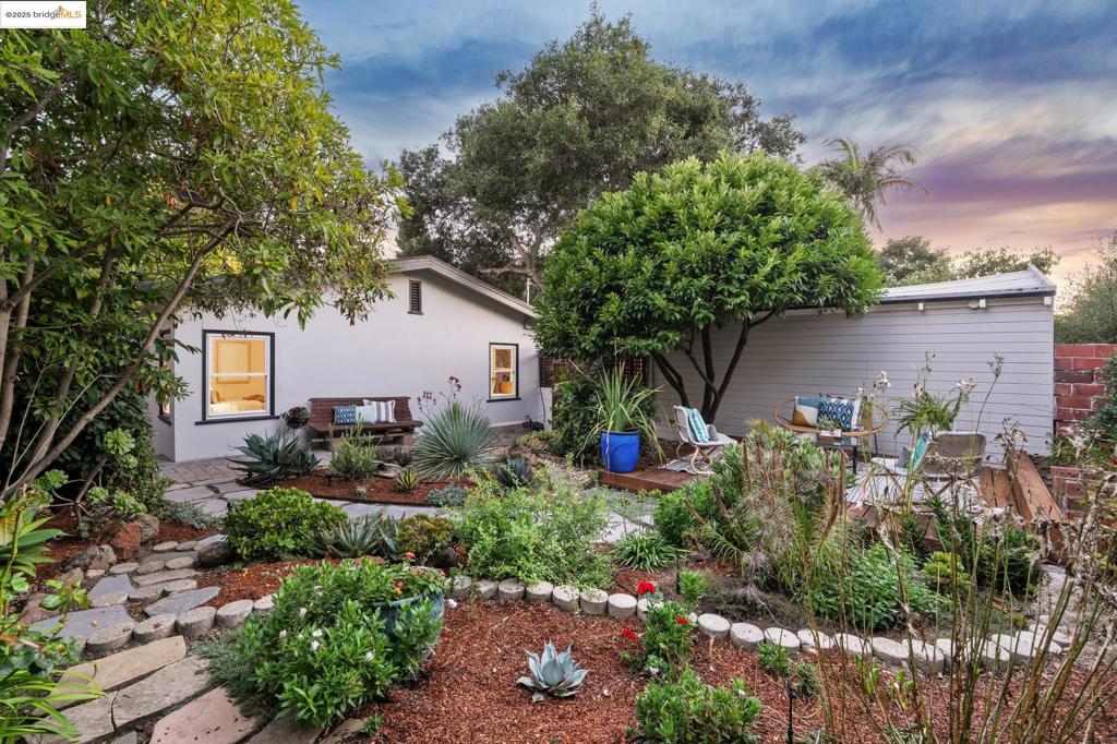 THOUSAND OAKS - Residential