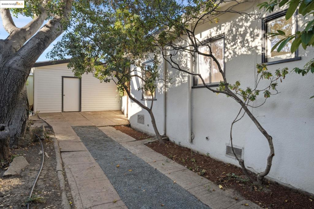 THOUSAND OAKS - Residential