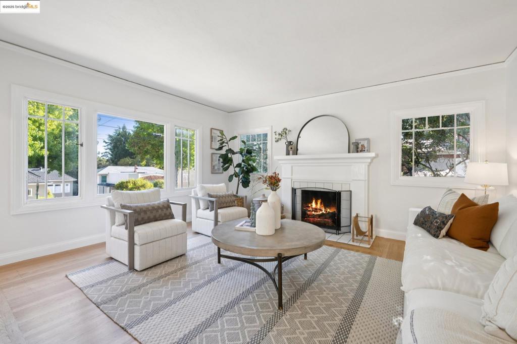 THOUSAND OAKS - Residential