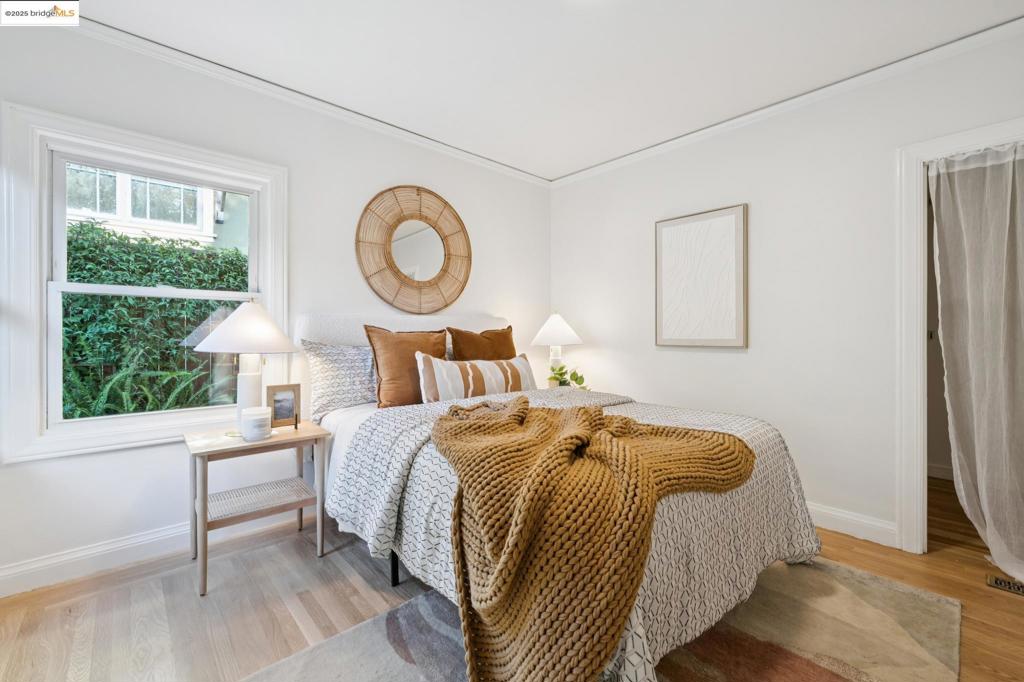 THOUSAND OAKS - Residential
