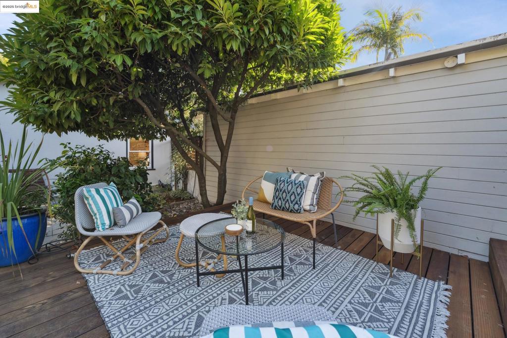 THOUSAND OAKS - Residential