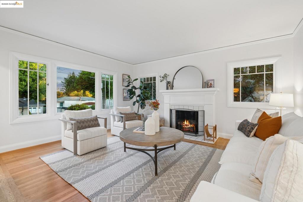 THOUSAND OAKS - Residential