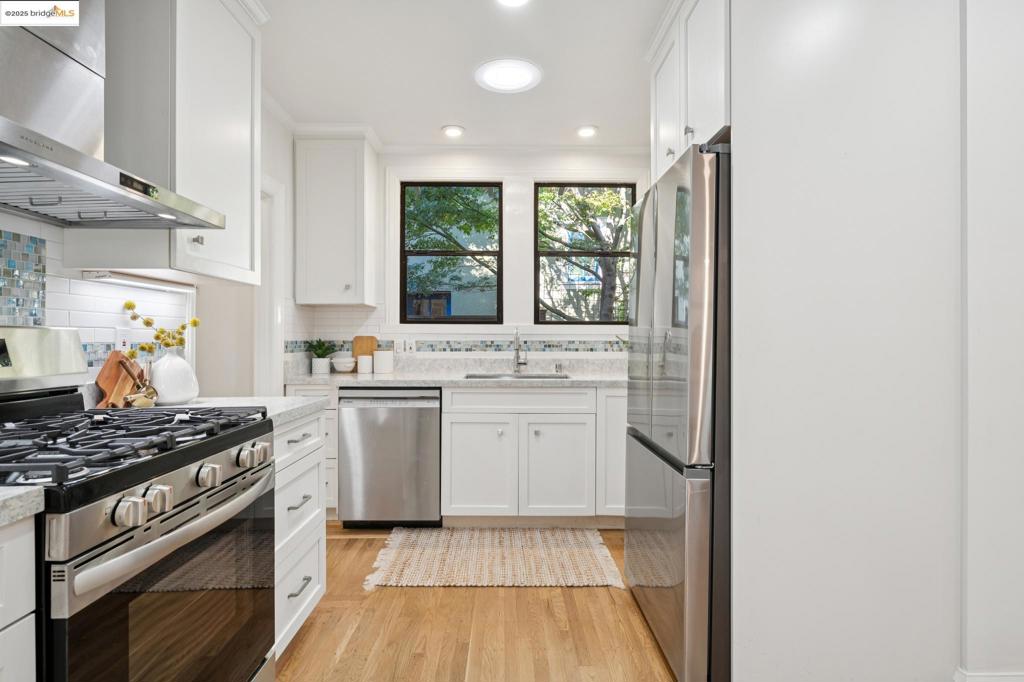 THOUSAND OAKS - Residential