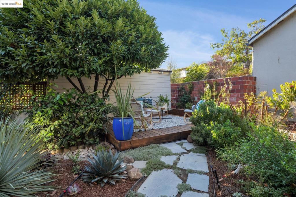 THOUSAND OAKS - Residential