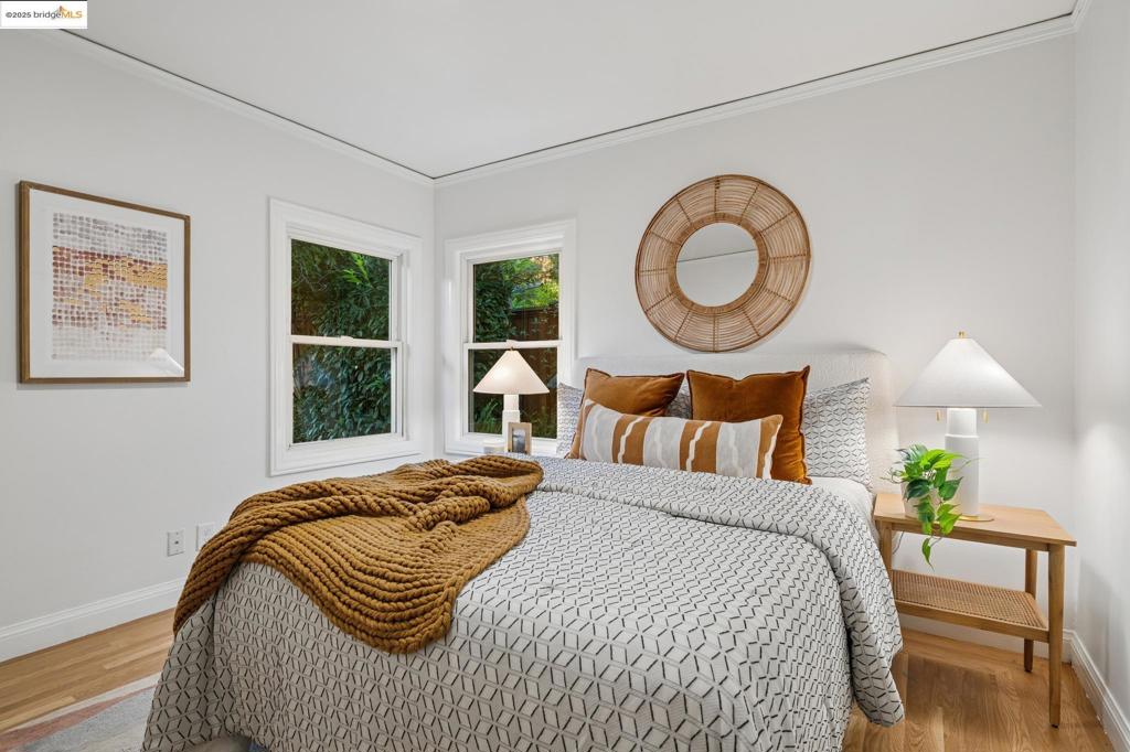 THOUSAND OAKS - Residential