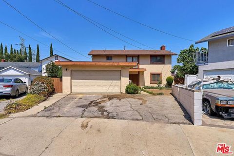 Photo of 13260 Winfield Street, Panorama City, CA 91402 (MLS # 26830487)