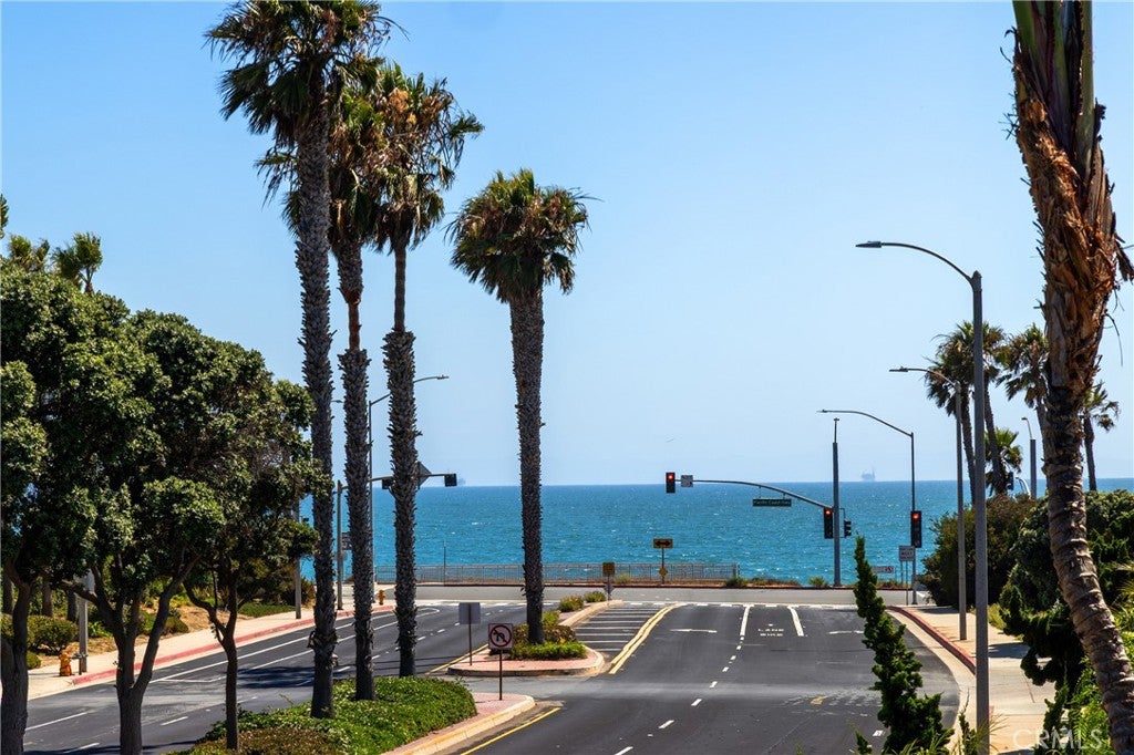 5612 OCEAN VISTA Drive