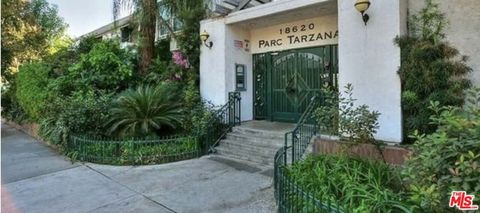 Photo of 18620 Hatteras Street #145, Tarzana, CA 91356 (MLS # 26662671)