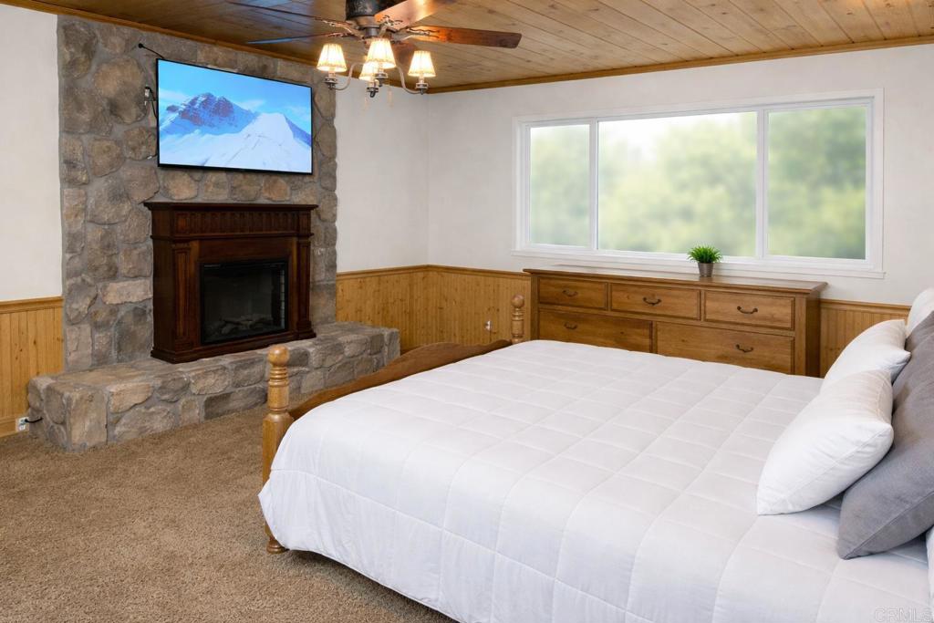 42988 Moonridge Road