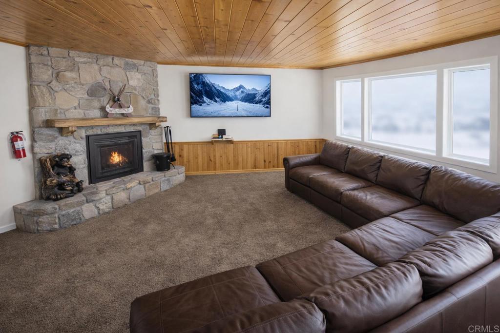 42988 Moonridge Road