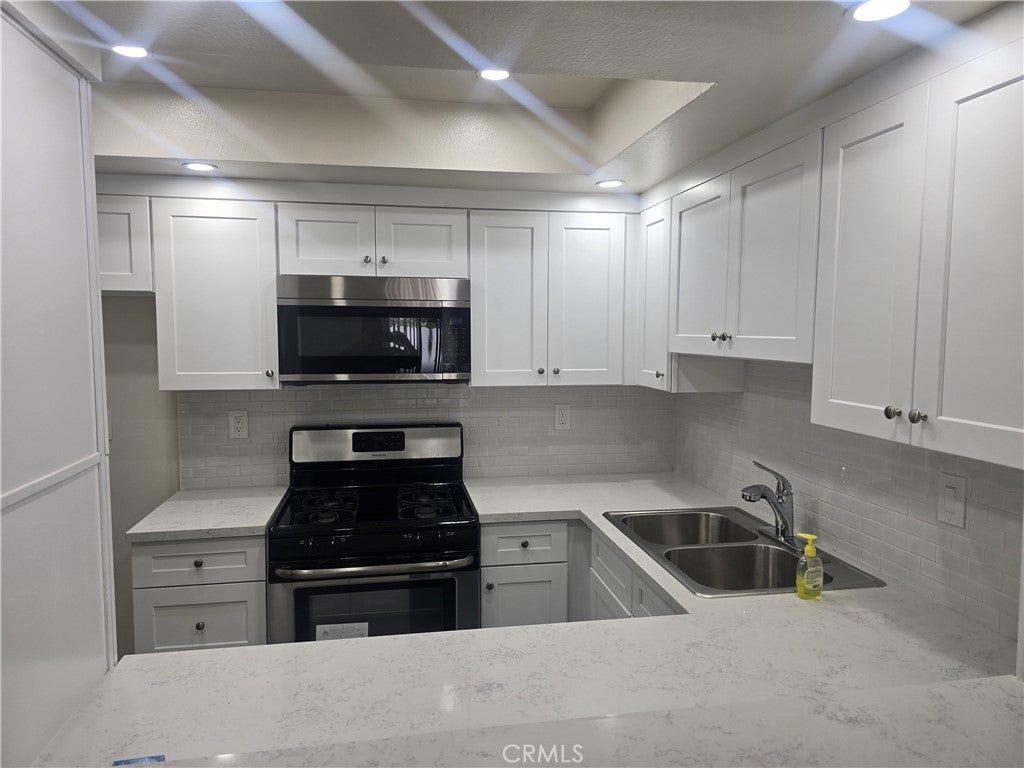 335 N Adams 106