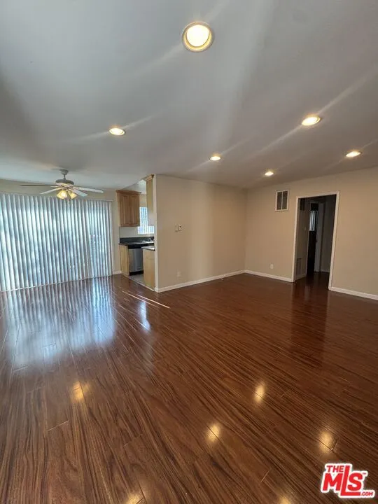 Los Angeles, California 90025, United States, 2 Bedrooms Bedrooms, ,2 BathroomsBathrooms,Residential,Active,234879