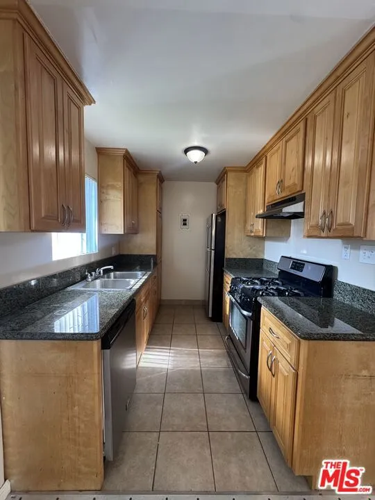 Los Angeles, California 90025, United States, 2 Bedrooms Bedrooms, ,2 BathroomsBathrooms,Residential,Active,234879 Los Angeles, California 90025, United States, 2 Bedrooms Bedrooms, ,2 BathroomsBathrooms,Residential,Active,234879