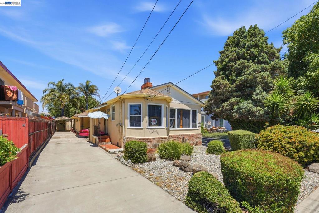 446 Dolores Ave