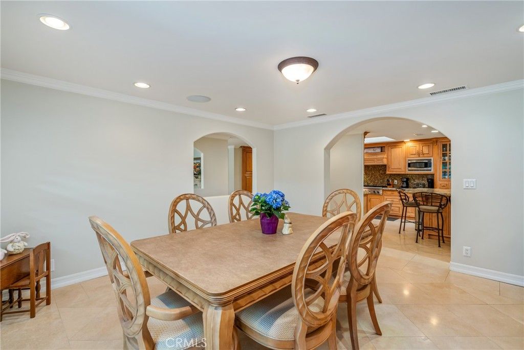 listing image 130720688039280020600