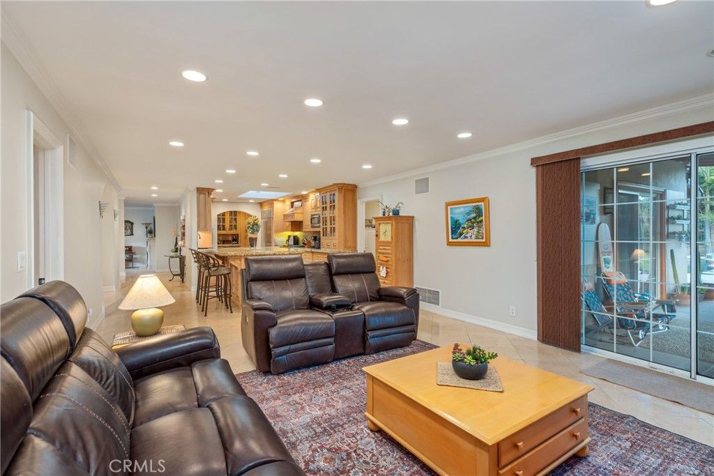 listing image 130726088787480801492