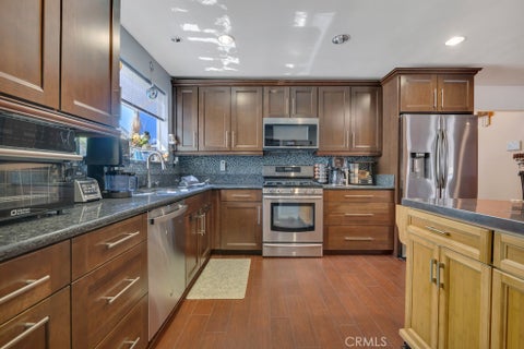Tiny photo for 6646 Berquist AVE, West Hills, CA 91307 (MLS # SR26215766)