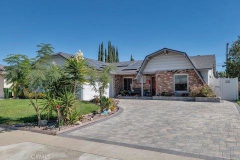Photo of 6646 Berquist AVE, West Hills, CA 91307 (MLS # SR26215766)