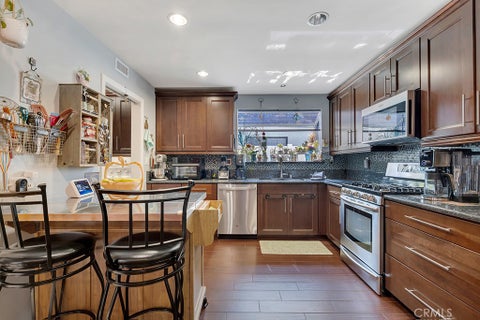 Tiny photo for 6646 Berquist AVE, West Hills, CA 91307 (MLS # SR26215766)