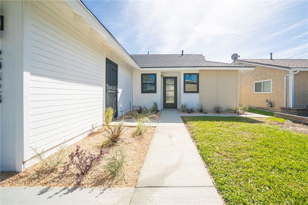 Photo of 20828 Nectar Ave, Lakewood, CA 90715 (MLS # DW26072316)